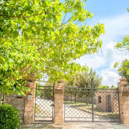 Pleasant In Umbria Surrounded By Hills Дом отдыха
