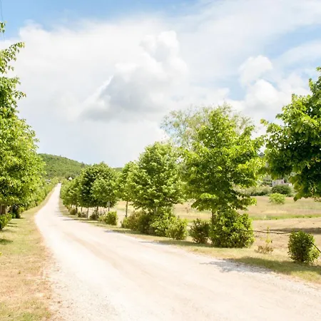 Pleasant In Umbria Surrounded By Hills Дом отдыха
